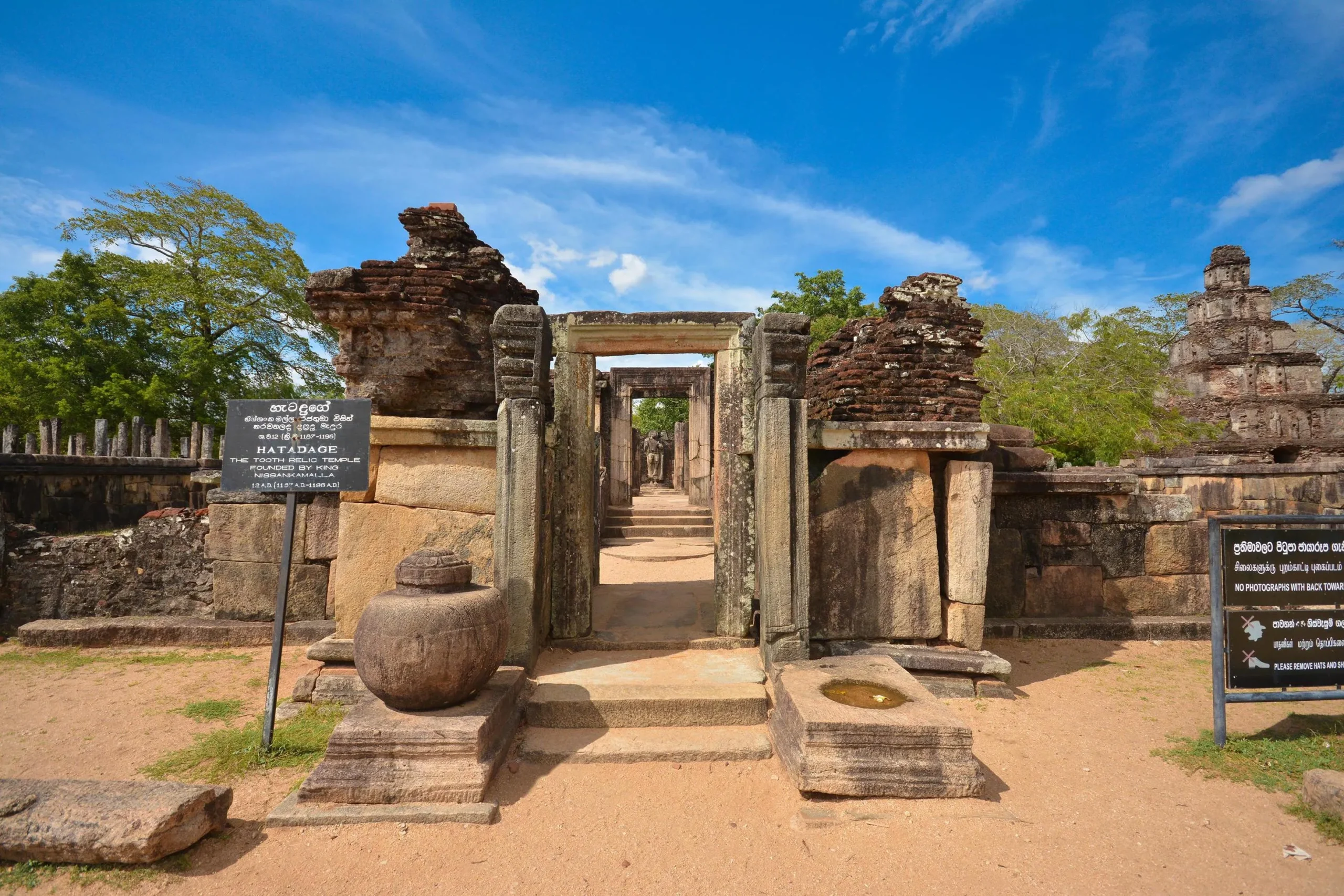 ancient-ruins-at-polonnaruwa-sri