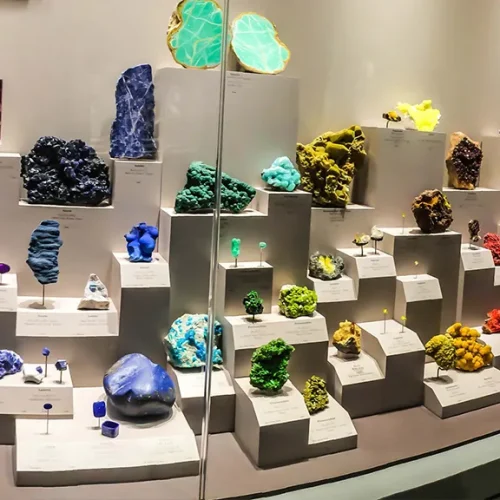 Natural-Gems-and-Gemological-Mus