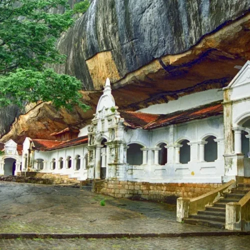 dambulla-cave-temple